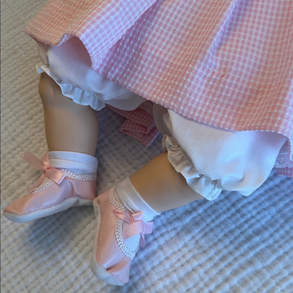 NIB Vintage Pauline's LE 51/1800 Mandy Vinyl Pink Gingham Doll with Bunny - Picture 5 of 15